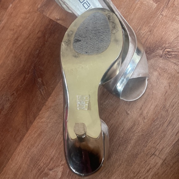 Moda Spana Metallic Gold & Satin Open Toe Heels 8.5 - Picture 4 of 7